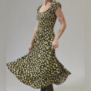 UO Tessie Smocked Puff Sleeve Midi Dress